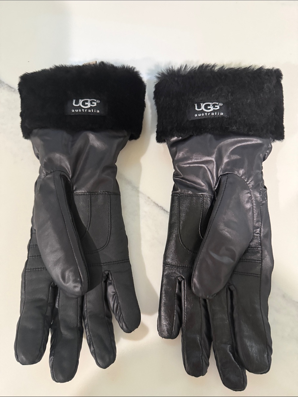 UGG Black Shearling-Trim Winter Gloves